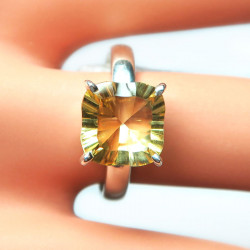 Кольцо с лимонным цитрином 1670-er