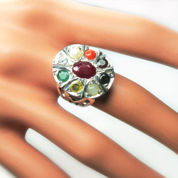 Кольцо самоцветами 750-er
