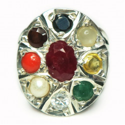 Кольцо самоцветами 750-er