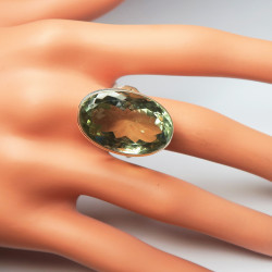 Кольцо с зеленым аметистом (празиолитом) 467-amr