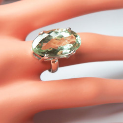 Кольцо с зеленым аметистом (празиолитом) 410-amr