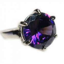 Кольцо с фиолетовым камнем 002-br